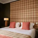 فندق Chateau Grand Barrail 5*