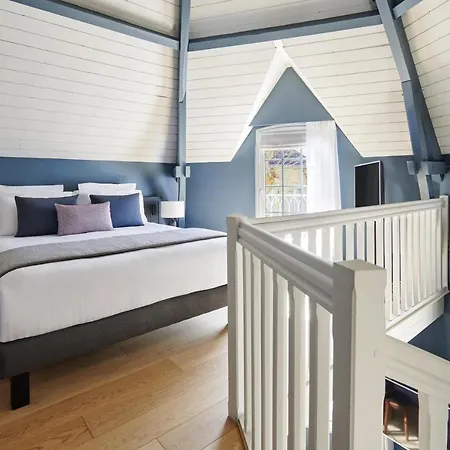 Hotel Château Grand Barrail 5*