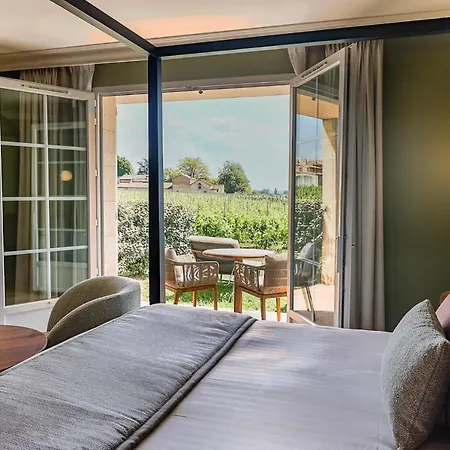 Hotel Château Grand Barrail 5*