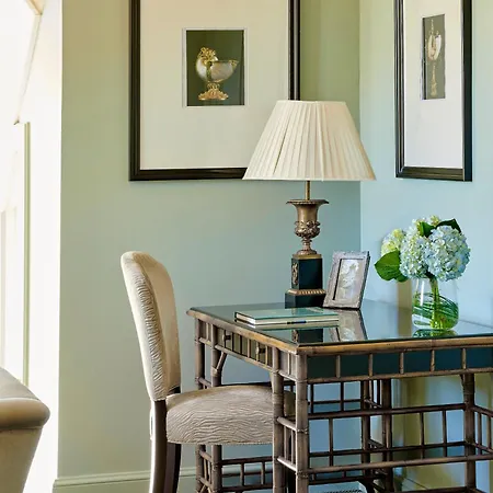 Hotel Château Grand Barrail Saint-Émilion