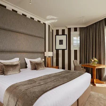 Hotel Château Grand Barrail 5*