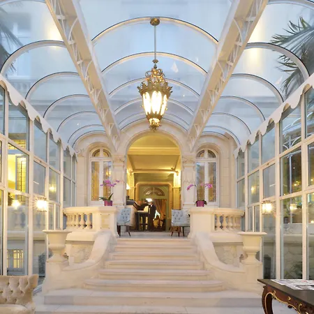 호텔 Chateau Grand Barrail 5*