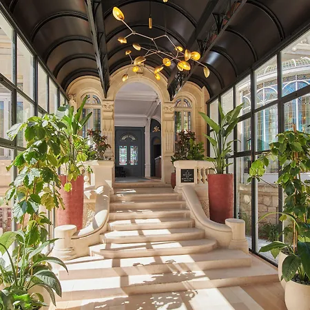 Hotel Château Grand Barrail 5*