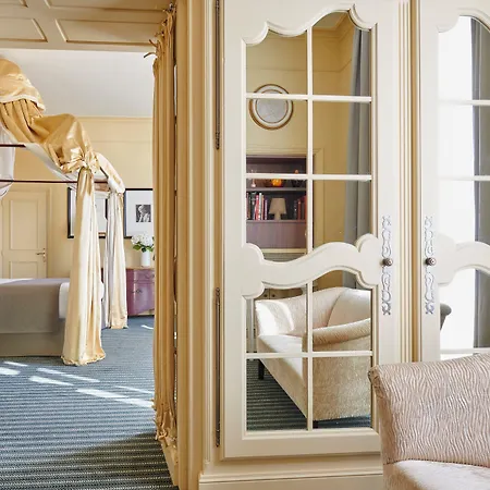 Chateau Grand Barrail 5*