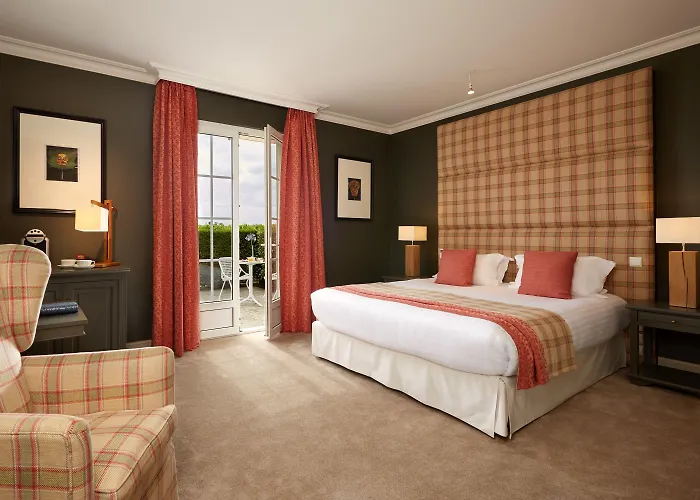 فندق Chateau Grand Barrail 5*