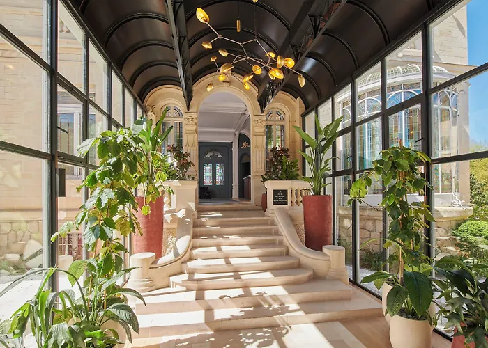 Hotel Château Grand Barrail 5*